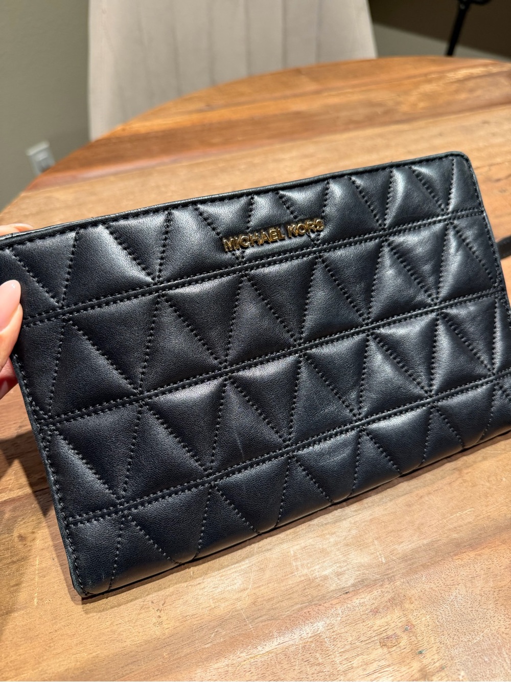 Michael Kors Black Quilted Leather Zip Clutch Crossbody - Picture 2 of 9